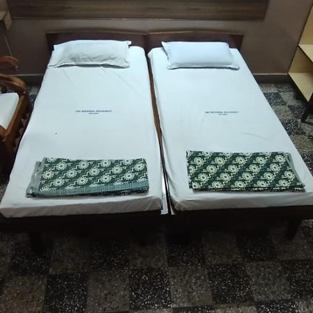 Отель Sri Krishna Residency Веллуру Экстерьер фото
